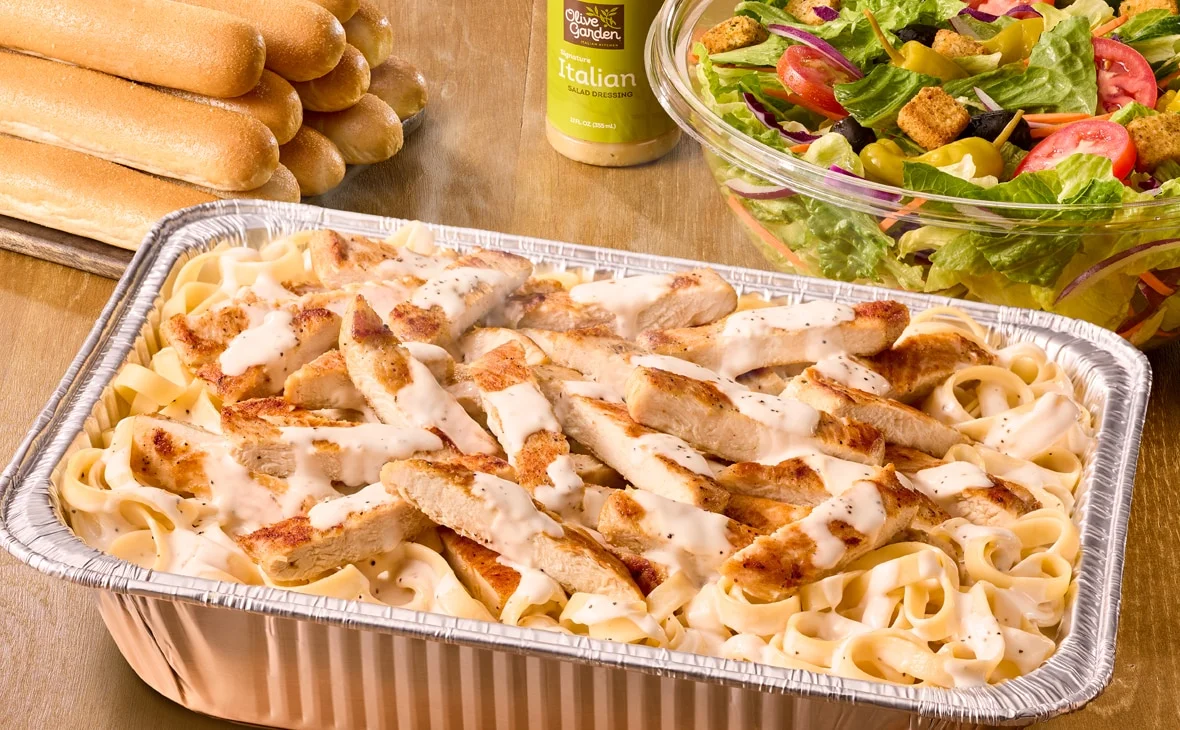 Family-Style Chicken Alfredo Bundle