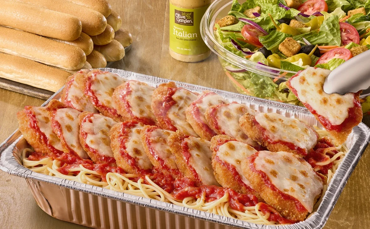 Family-Style Chicken Parmigiana Bundle